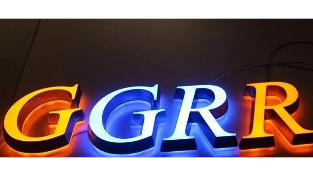 上海发光字制作选择哪个厂家比较好？