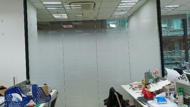 上海玻璃渐变膜排行榜前三_办公玻璃渐变贴膜选择那种材质好