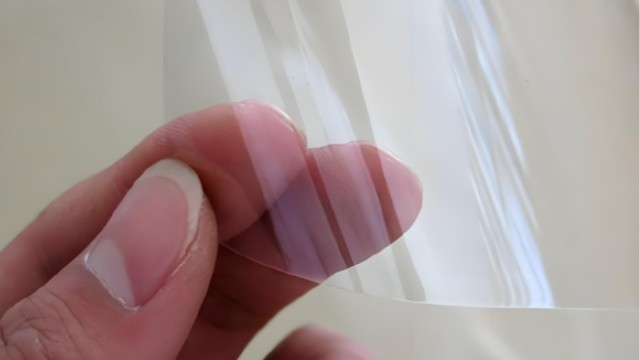 玻璃贴不同材质的膜价格差距大吗？